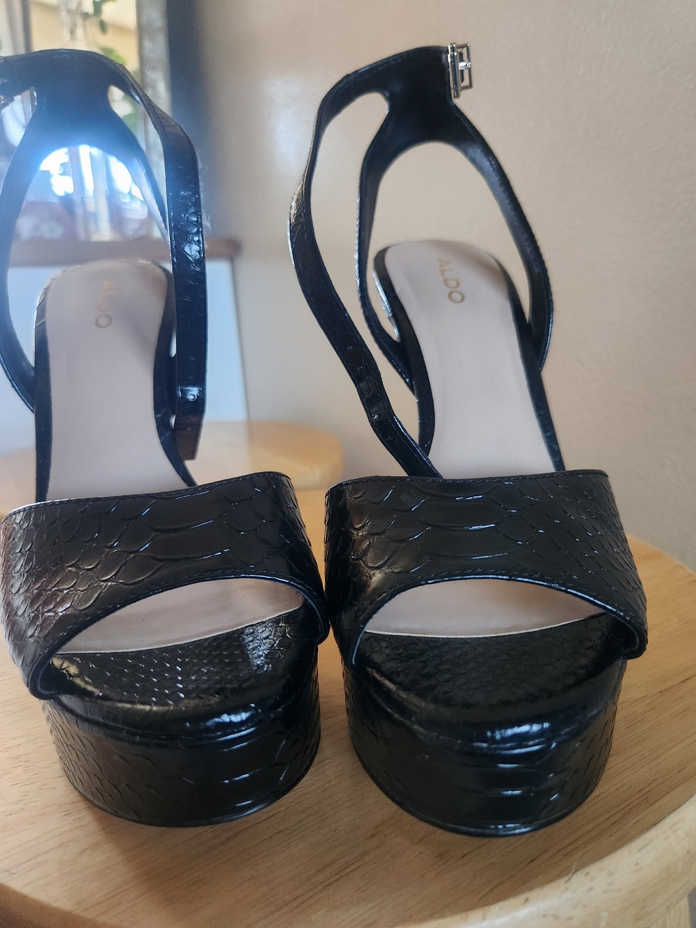 GORGEOUS ALDO Black Faux-Snakeskin Platform High Heels with Ankle Strap
